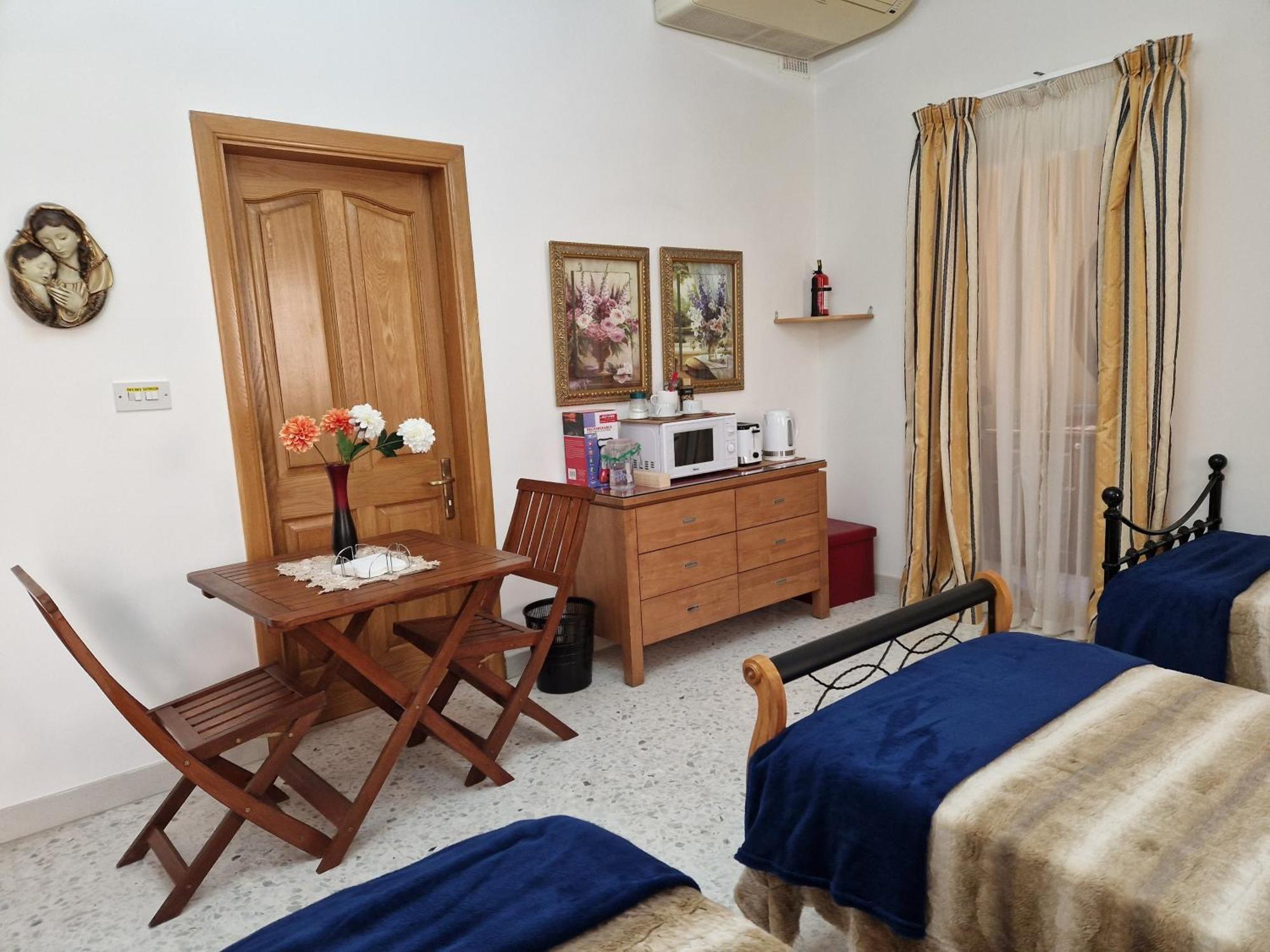 Saracini'S Homestay แอตตาร์ด ภายนอก รูปภาพ